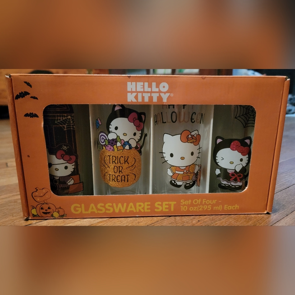HELLO KITTY GLASS SET